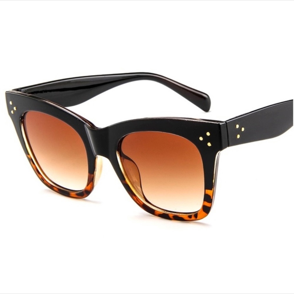 LAST PAIR❤️Designer inspired sun glasses - Picture 4 of 6